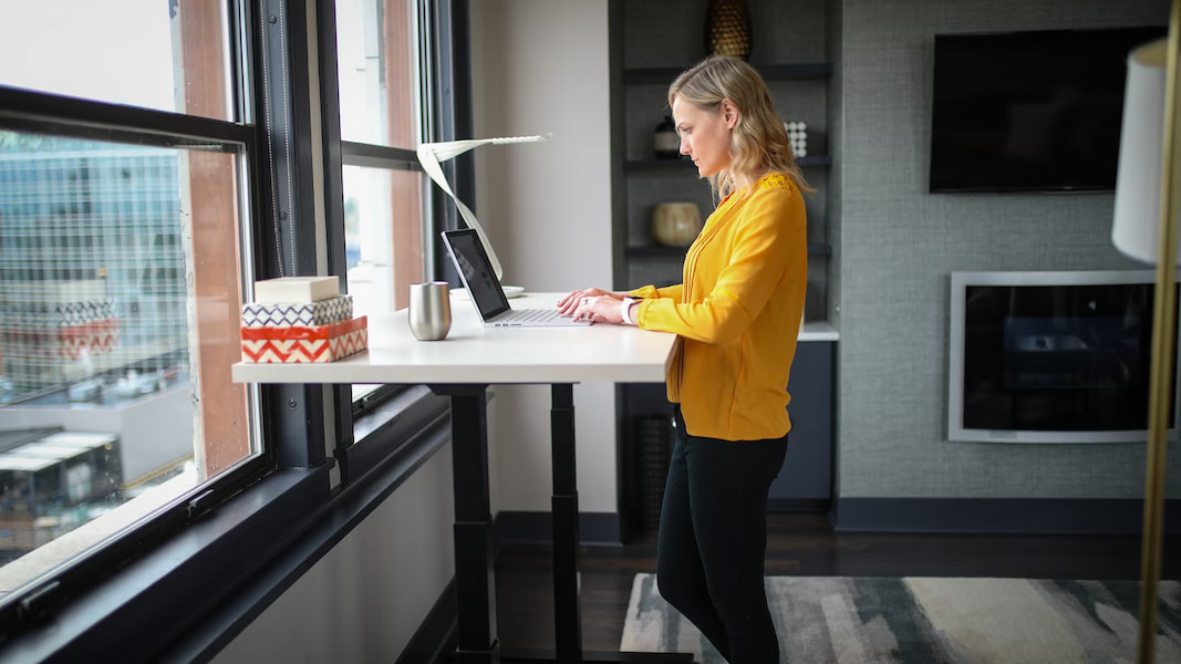 5 Health Risks Caused by Incorrect Desk Height